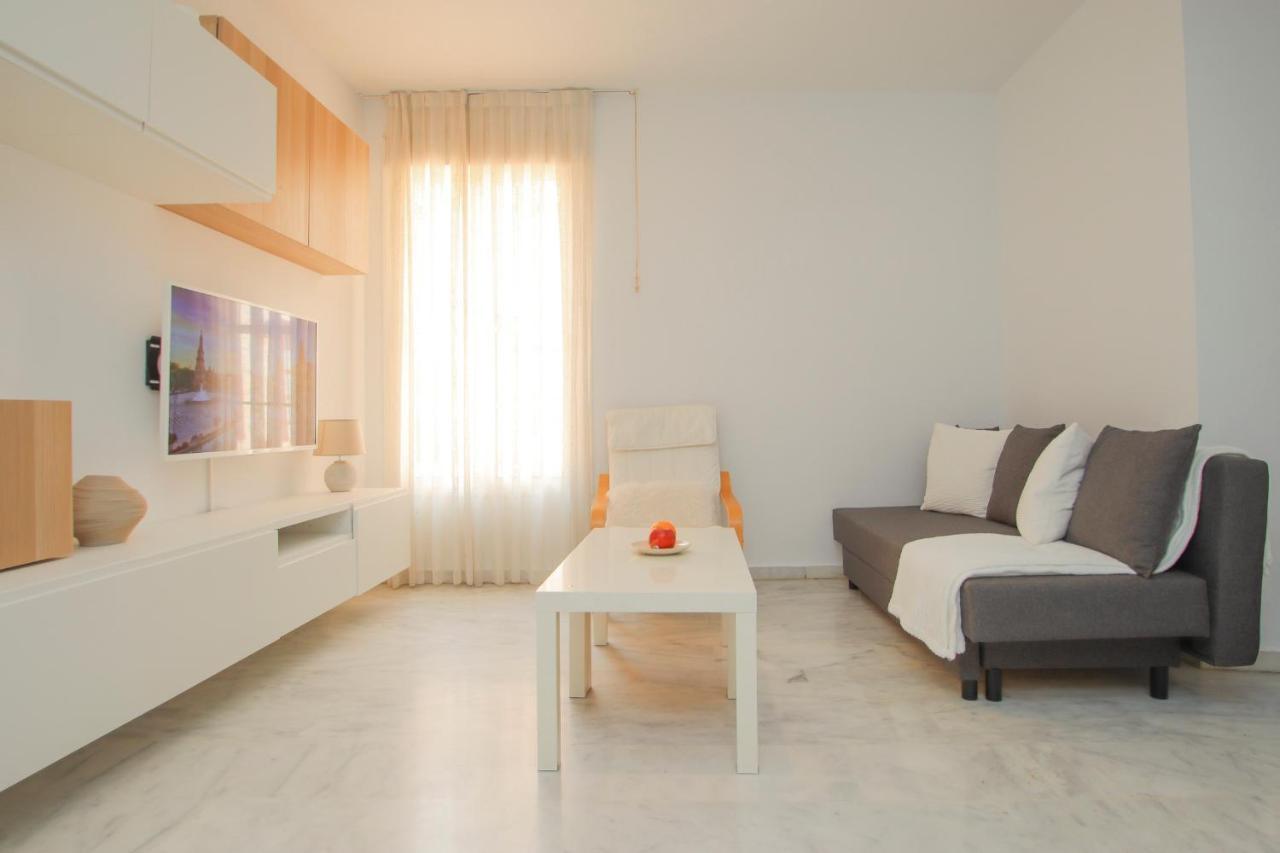 Modern Apt - Luxe Queen Bed - Walk To Isla Magica セビリア エクステリア 写真